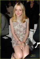 dakota-fanning-and-marc-jacobs-resort-2012-sleeveless-floral-printed-dress-gallery.jpg