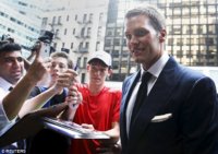29E5A5FC00000578-0-Putting_on_a_brave_face_New_England_Patriots_quarterback_Tom_Bra-m-95_1435084.jpg