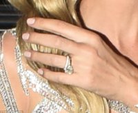 2A6EB26200000578-3157131-Nicky_was_showing_off_her_new_diamond_wedding_band-a-164_1436594949907.jpg