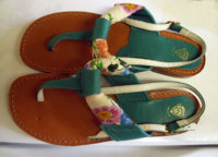 gucci sandals029sm.jpg