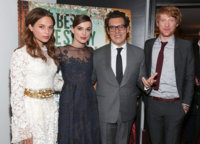 Keira+Knightley+Alicia+Vikander+Anna+Karenina+h0eH7sRO38ul.jpg