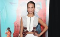 alicia-vikander-man-from-uncle-red-carpet__oPt.jpg