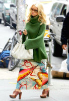 Jessica Simpson White Hobo chain tote.jpg
