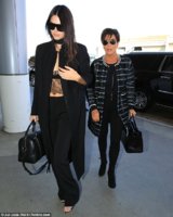 2CDFBE1200000578-3252716-Monochromatic_Kendall_coordinated_her_daring_top_with_a_pair_of_-a-12_1.jpg