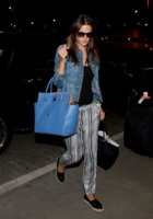 alessandra-ambrosio-michael-kors-miranda-tote-blue-h724.jpg