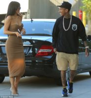 2D69A16200000578-3272707-The_calm_before_the_storm_Kylie_Jenner_was_spotted_out_in_Los_An-a-12_1.jpg