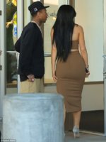 2D69A17E00000578-3272707-Off_to_join_them_It_s_unclear_if_Kylie_will_be_travelling_to_the-a-17_1.jpg