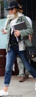 2D6A5F4A00000578-3272881-Street_style_The_46_year_old_star_also_had_on_a_heavy_scarf_blac-a-7_14.jpg