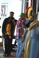 2D7BEF9D00000578-3276562-Big_news_The_couple_were_seen_milling_about_with_crew_members_an-m-7_14.jpg