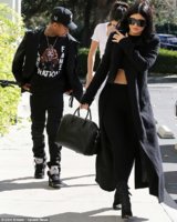 2DA5377500000578-3283731-He_goes_everywhere_with_her_The_18_year_old_Pac_Sun_model_brough-m-101_.jpg