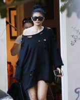 Kylie+Jenner+Kim+Kourtney+Kardashian+Spotted+VJDvFTIsEIAx.jpg