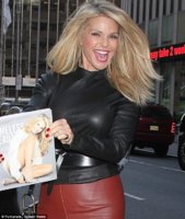 2E461DEA00000578-3310591-Self_promotion_The_actress_showed_off_her_new_book_Timeless_Beau-m-94_1.jpg