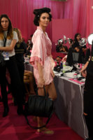 Kendall+Jenner+2015+Victoria+Secret+Fashion+CYuZjd6Txa_x.jpg