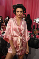 Kendall+Jenner+2015+Victoria+Secret+Fashion+0BuVDNW8PRax.jpg