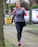 252385E700000578-2929800-Doing_her_thing_Alex_Gerrard_was_pictured_heading_towards_her_ca-m-21_1.jpg