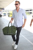 73alexander-skarsgard_glamour_4aug15_gety_b_540x810_1.jpg
