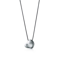 elsa-perettifull-heart-pendant-29211655_891085_ED.jpg