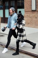 Margot+Robbie+Steps+Out+New+York+ZAz2vX-QdXrx.jpg