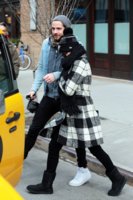 Margot+Robbie+Steps+Out+New+York+GrqNVjihMB5x.jpg