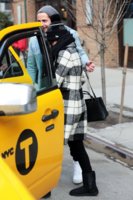 Margot+Robbie+Steps+Out+New+York+T91YOlGcikix.jpg