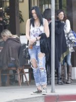 PAY-FOR-Paris-Jackson-is-spotted-waiting-for-a-table-with-some-friends-after-getting-her-hair-do.jpg