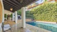 la-fi-hotprop-charlie-hunnam-house-20160217-ph-012.jpg