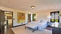 la-fi-hotprop-charlie-hunnam-house-20160217-ph-001.jpg
