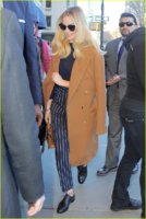 margot-robbie-back-to-work-nyfw-03.jpg
