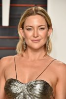 kate-hudson-at-vanity-fair-oscar-party-hosted-by-graydon-carter-_1.jpg