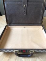 briefcase2.JPG
