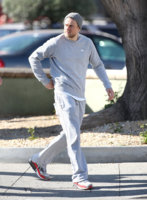 Charlie-Hunnam-Out-LA-March-1-2016 4.jpg