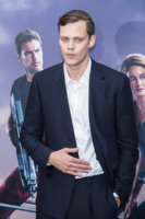 Bill+Skarsgard+Allegiant+New+York+Premiere+fcNbibITdACl.jpg