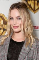 margot-robbie-glamour_13apr16_getty_b_540x810.jpg