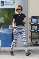 miranda-kerr-at-grocery-shopping-in-agoura-hills.jpg
