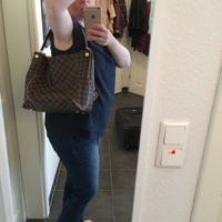What's in my Bag? / Louis Vuitton Portobello GM / 4 Ways to Wear + Mod  Shots 