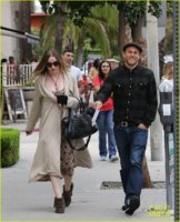 charlie-hunnam-morgana-mcnelis-are-happy-as-can-be-29.jpg