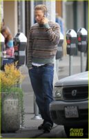 charlie-hunnam-return-to-houston-meet-fans-08.jpg