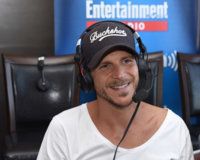 Gustaf+Skarsgard+SiriusXM+Entertainment+Weekly+vNOWATxM1-Cl.jpg