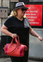 Rebel-Wilson-Burberry-Colorblock-Satchel.jpg