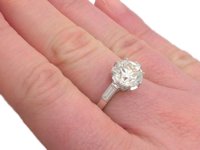 a2775g_solitaire_engagement_ring_422_detail[1].jpg