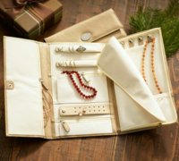 mckenna-leather-travel-jewelry-portfolio-c.jpg