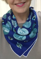 Pois du Soie blue on taupe.jpg