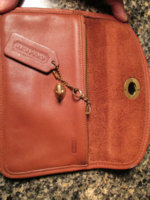 7171 turnlock case 1996 cosmetic case with lozenge near top and outlet stamp.JPG