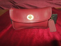 beautifulthings78-us red turnlock coach clutch front.jpeg