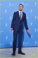 charlie-hunnam-robert-pattinson-sienna-miller-berlin-13.jpg