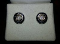 1 carat studs.jpg