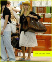 ashley-olsen-huge-bag.jpg