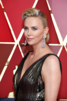 Charlize+Theron+89th+Annual+Academy+Awards+dS19Y89VIbel.jpg