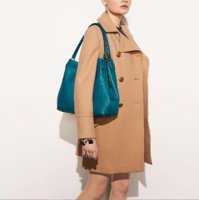 edie33547_001.jpg