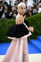 Zoe+Kravitz+Rei+Kawakubo+Comme+des+Garcons+KVpJgbnLMkFx.jpg